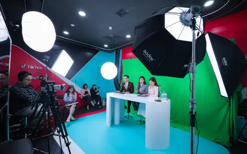 "Săn" việc làm qua livestream trực tuyến