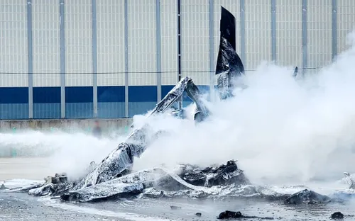 Hàn Quốc: Trực thăng quân sự cháy rụi sau khi va phải UAV