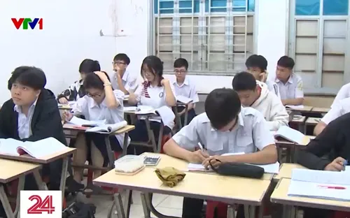 Nỗ lực ôn thi để tranh suất vào lớp 10