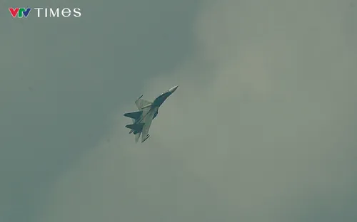 Biểu tượng sức mạnh quân sự của Việt Nam xé gió trên bầu trời TP Hồ Chí Minh