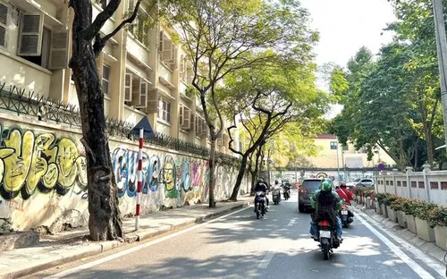 Từ ngày 29/3, cấm xe khách từ 16 chỗ ngồi đi vào phố Ngọc Hà và Hoàng Hoa Thám