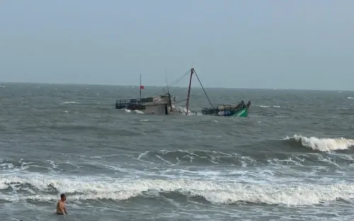 Phát hiện thêm thi thể thuyền trưởng trong vụ chìm tàu cá ở Nghệ An