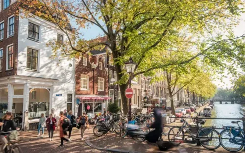 Xếp hạng 10 thành phố du lịch ngập tràn ánh nắng ở châu Âu