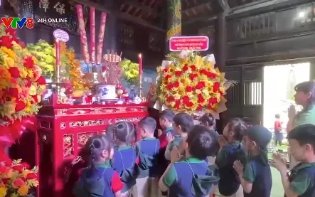 Giữ làng trong phố