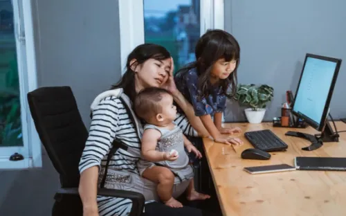 Vì sao nhiều cặp vợ chồng trẻ “ngại” sinh hai con?