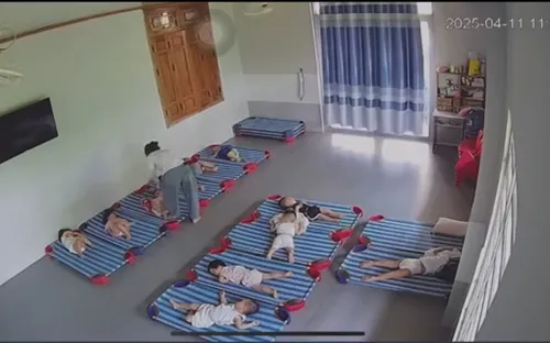 Khẩn trương làm rõ clip cháu bé 20 tháng tuổi bị bạo hành