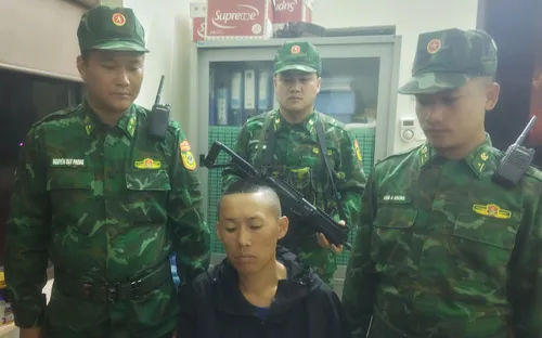 Khống chế đối tượng gây thương tích cho người khác tại khu vực cửa khẩu