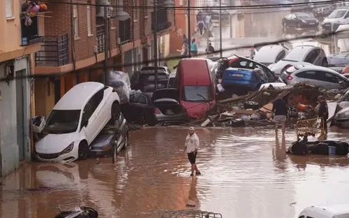 Hơn 400.000 người tại châu Âu bị ảnh hưởng nặng nề bởi bão và lũ lụt