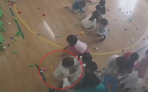 Bắc Ninh: Nghi vấn cháu bé 22 tháng tuổi bị cô giáo bạo hành tại trường mầm non