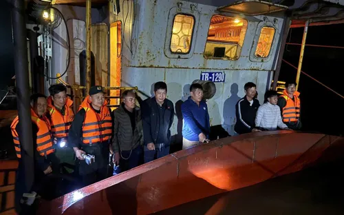 Phát hiện, bắt giữ 7 phương tiện thủy hoạt động vận chuyển khai thác cát trái phép