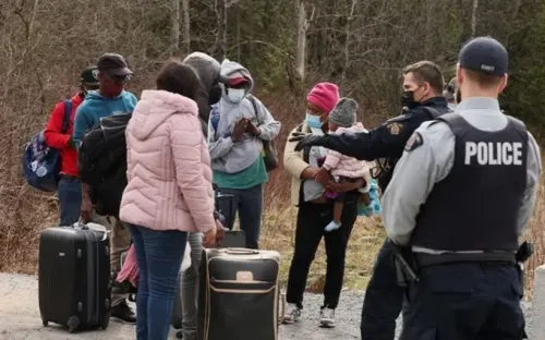 Canada từ chối 2,3 triệu đơn xin thị thực