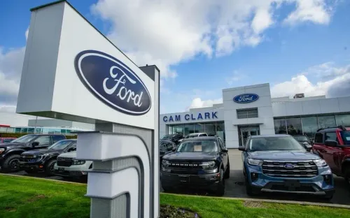 Ford dừng vận chuyển xe sang Trung Quốc vì thuế quan