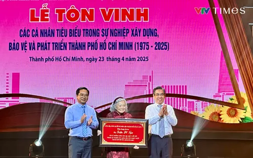 TP Hồ Chí Minh vinh danh những người Việt Nam ở nước ngoài tiêu biểu trong 50 năm xây dựng và phát triển