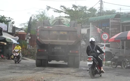 Bất an xe tải trọng lớn đi vào đường hạn chế tải trọng