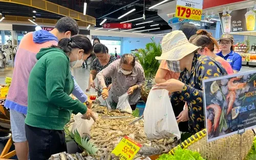 Đẩy mạnh tiêu dùng nội địa hỗ trợ mục tiêu tăng trưởng