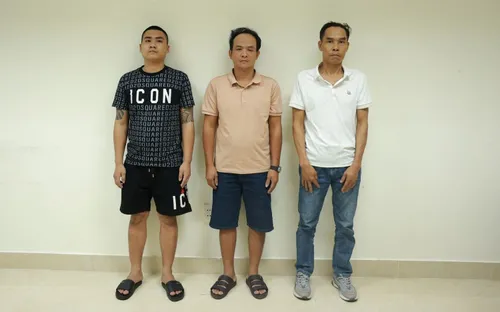 Tạm giữ 3 đối tượng cưỡng đoạt tài sản để trừ nợ