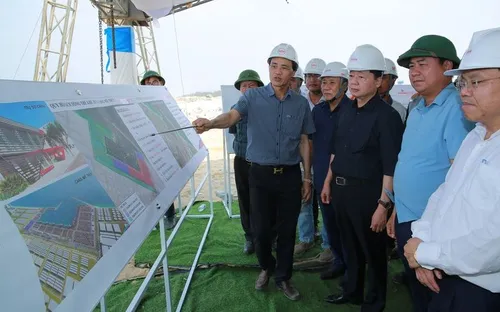 Phó Thủ tướng Trần Hồng Hà kiểm tra tiến độ 2 dự án trọng điểm của tỉnh Quảng Trị