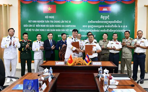 Hải quân Việt Nam - Campuchia rút kinh nghiệm tuần tra trên vùng nước lịch sử