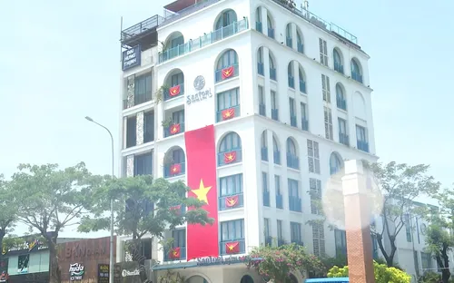 Đà Nẵng rực rỡ sắc cờ