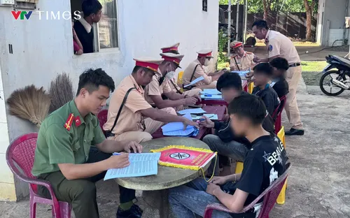 “Quái xế nhí” chuẩn bị mở giải đua xe trái phép, công an ập đến bắt giữ