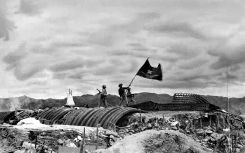 Kỷ niệm 71 năm Chiến thắng Điện Biên Phủ