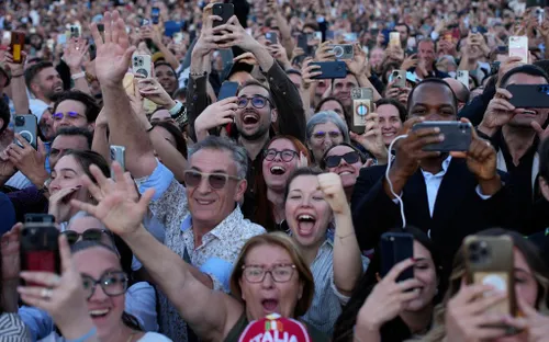 Tân Giáo hoàng người Mỹ khơi dậy niềm tự hào và kỳ vọng toàn cầu