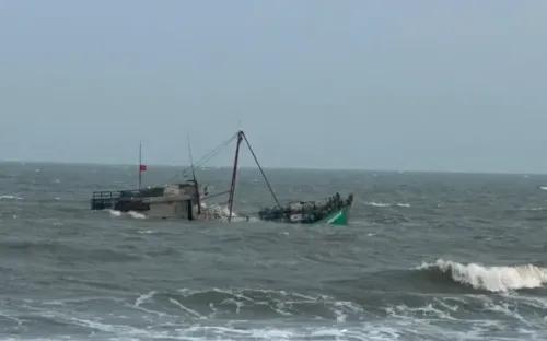 Bình Định: Một ngư dân mất tích do chìm tàu cá