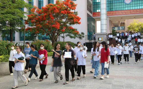 Dự kiến bổ sung đối tượng được miễn, hỗ trợ học phí trong Luật Giáo dục