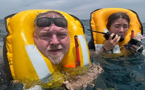 Phi công sống sót sau khi máy bay rơi trên biển kể lại giây phút kinh hoàng