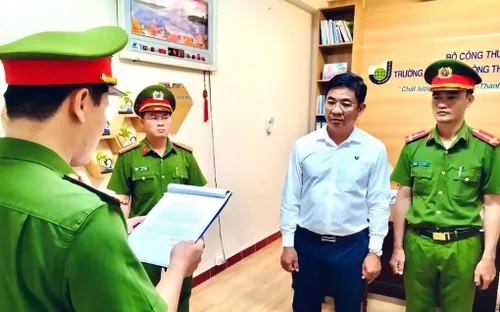 Khởi tố, bắt giam Hiệu trưởng Trường Cao đẳng Công Thương miền Trung