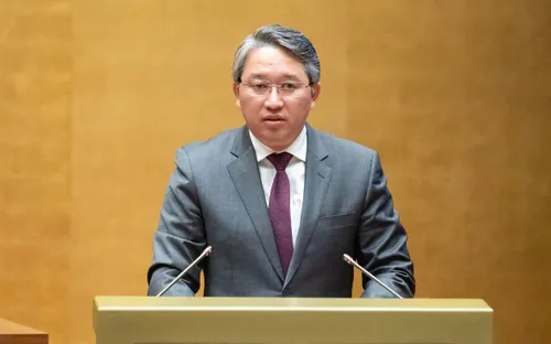 Đề xuất nới lỏng điều kiện nhập/trở lại quốc tịch Việt Nam