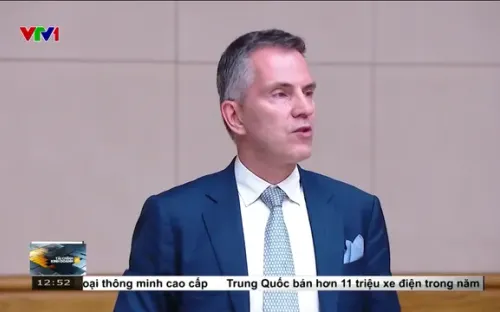 Thành lập một trung tâm tài chính nhưng hai địa điểm tại Việt Nam