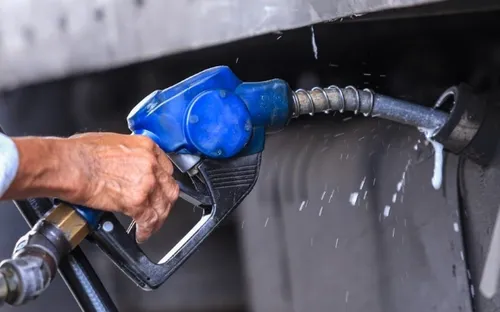 Thêm một thương nhân phân phối "trả" giấy phép kinh doanh xăng dầu