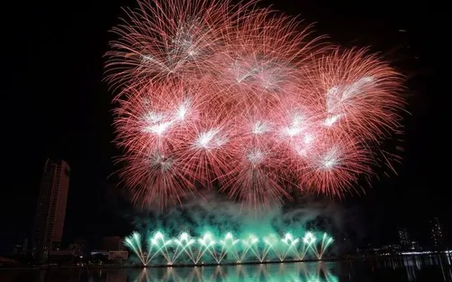 Mãn nhãn pháo hoa đỉnh cao trong đêm khai mạc Lễ hội pháo hoa quốc tế Đà Nẵng