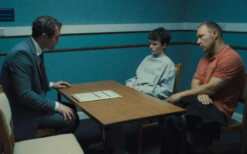 Phim về khủng hoảng tuổi mới lớn bắt đầu càn quét giải thưởng