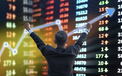 Cổ phiếu chứng khoán bùng nổ, VN-Index tăng gần 11 điểm