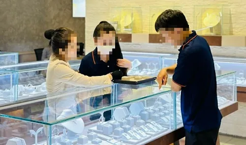 Cổ phiếu của công ty vàng, ngân hàng biến động sau kết quả thanh tra