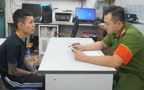 Bắt thanh niên cướp giật điện thoại của nữ du khách Mỹ sau 10 giờ truy xét