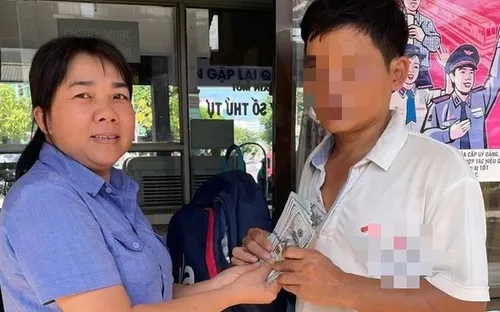 Nhân viên ga trả lại ba lô 2.200 USD cho hành khách bỏ quên