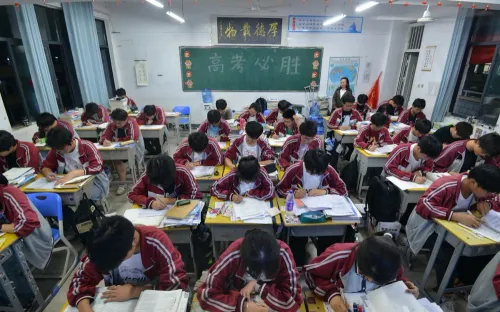 Trung Quốc áp dụng biện pháp ngăn chặn gian lận thi cử bằng AI