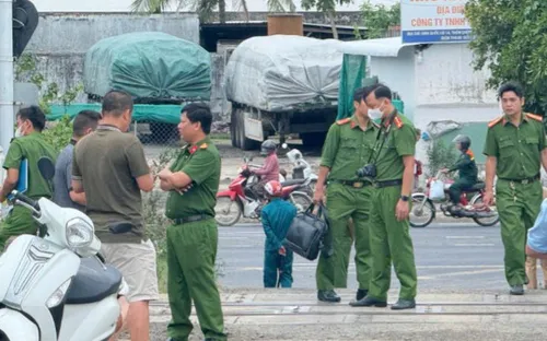 Hai người tử vong khi cố băng qua đường sắt có gác chắn cảnh báo