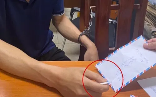 Bỏ chạy khi bị kiểm tra, nam thanh niên lộ gần 2g ma túy trong túi quần