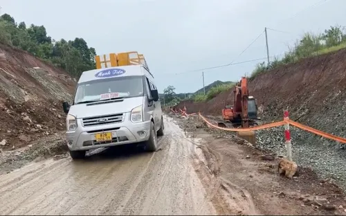 Nguy cơ tai nạn trên dự án nâng cấp, cải tạo Quốc lộ 14E