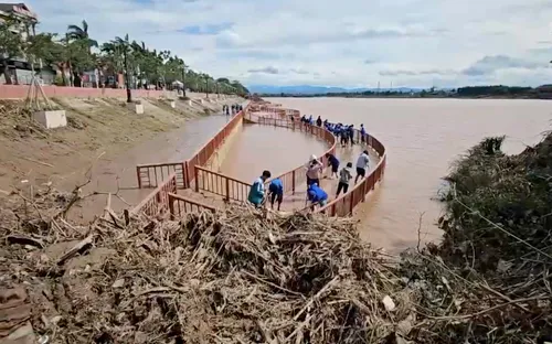 Quảng Trị tập trung khắc phục thiệt hại sau lũ lớn bất thường