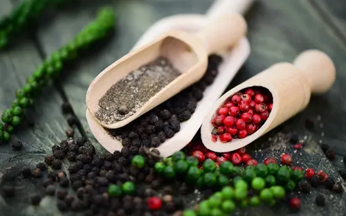 Giá cà phê, hồ tiêu và lúa gạo đồng loạt đi ngang, thị trường giao dịch trầm lắng