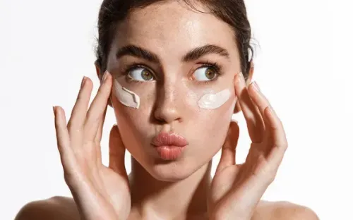 Những sai lầm phổ biến khi sử dụng sản phẩm làm đẹp khiến da ngày càng xấu đi