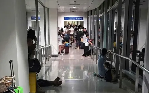 Cục Hàng không yêu cầu làm rõ vụ hành khách “mắc kẹt” ở hành lang sân bay Tân Sơn Nhất