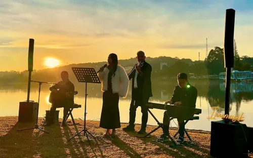 Thưởng thức âm nhạc trong tinh sương Đà Lạt