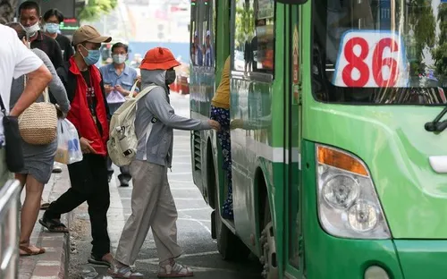 Giá vé liên thông tàu điện, xe buýt ở Hà Nội 5,6 triệu đồng một năm