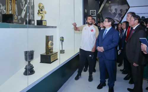 Thủ tướng thăm Câu lạc bộ Bóng đá hàng đầu Brazil, thúc đẩy hợp tác với Việt Nam